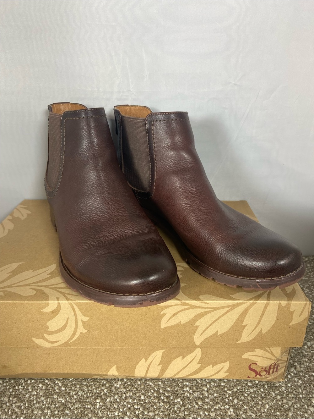 Women Brown Leather Selby Mohogany Ankle Boots,Size 9M. Sofft # 142855 NWB.
